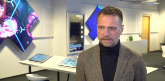 Nowe technologie zacierają różnicę między tradycyjnymi a wirtualnymi zakupami. W innowacyjne systemy inwestują firmy odzieżowe i obuwnicze