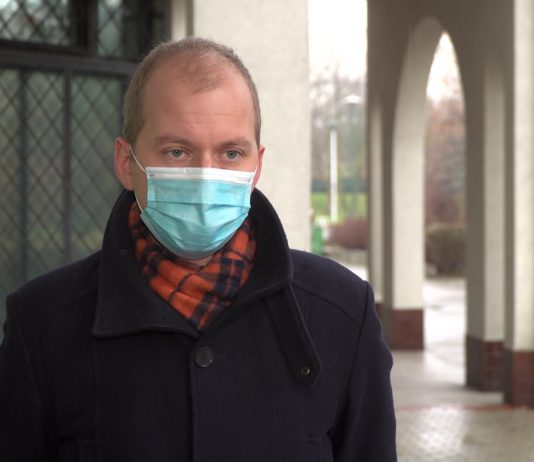 Biometryczna inwigilacja może stanowić zagrożenie dla demokracji i prywatności obywateli. Algorytmy nie zawsze też działają w sposób niezawodny