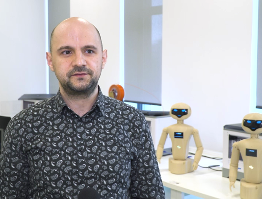 Sztuczna inteligencja i robotyka zmieniają edukację. Ich rola zwiększyła się zwłaszcza w dobie pandemii