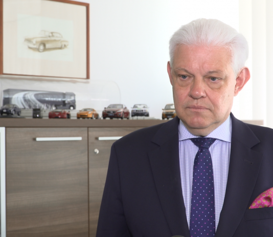 Trudna sytuacja w branży motoryzacyjnej potrwa co najmniej kilka miesięcy. Istotne spadki w rejestracji i produkcji samochodów