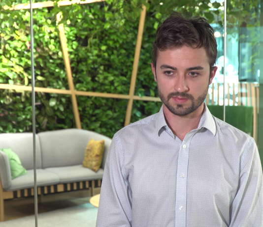 Miejsc parkingowych ubywa, bo miasta chcą wypchnąć ruch samochodów z centrum. Technologia pomoże lepiej wykorzystywać istniejące parkingi