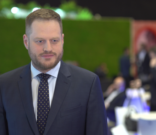 Minister cyfryzacji: Będą próby ingerowania w nasze wybory z zewnątrz. Działania dezinformacyjne mogą się wtedy nasilić