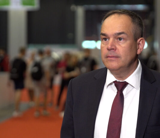 Ponad połowa firm z sektora przemysłowego ma problem z pozyskaniem kadr. Wciąż potrzebna jest promocja zawodów technicznych wśród młodzieży