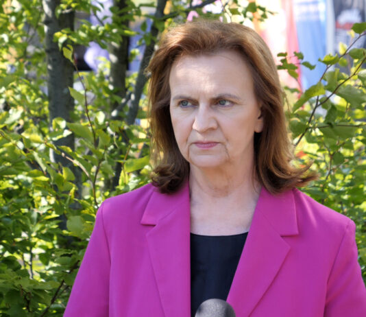 ZUS coraz szybciej się cyfryzuje. Większość funkcji jest już dostępna nie tylko przez PUE, ale też aplikacje mobilne