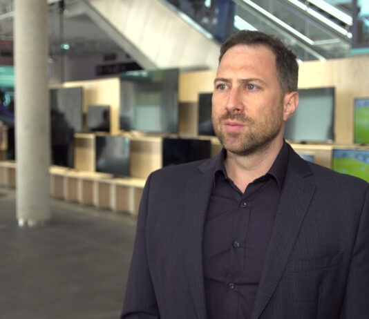 W Europie zapotrzebowanie na duże telewizory wciąż mniejsze niż w USA i Chinach. Polacy przy wyborze kierują się przede wszystkim ceną