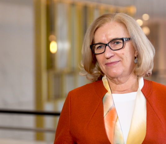 Od stycznia zmiana na stacjach paliw. Kierowcy muszą sprawdzić, czy mogą tankować nowy rodzaj benzyny