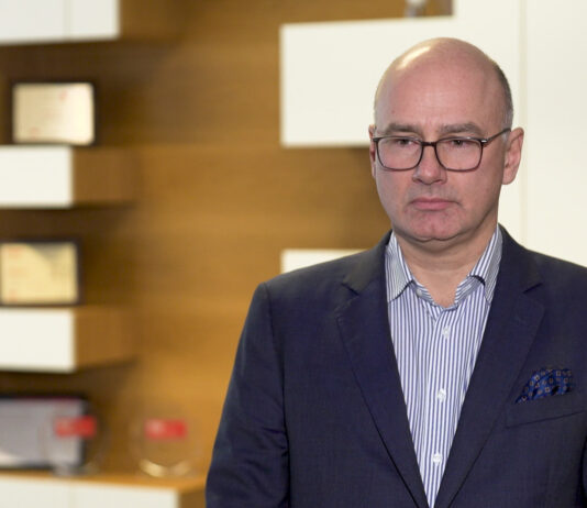 Global Risks Report: Dezinformacja największym zagrożeniem w 2024 roku. Długoterminowym wyzwaniem wciąż pozostają zmiany klimatu