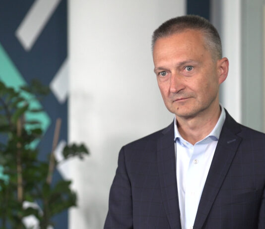 Na budowę sieci światłowodowych w Polsce trafi z UE niespełna 7 mld zł. Inwestycje może jednak zahamować biurokracja