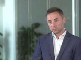 Branża logistyki coraz bardziej zautomatyzowana. Rozładunkiem towaru zajmują się autonomiczne wózki, a inwentaryzacją roboty stukrotnie szybsze niż człowiek