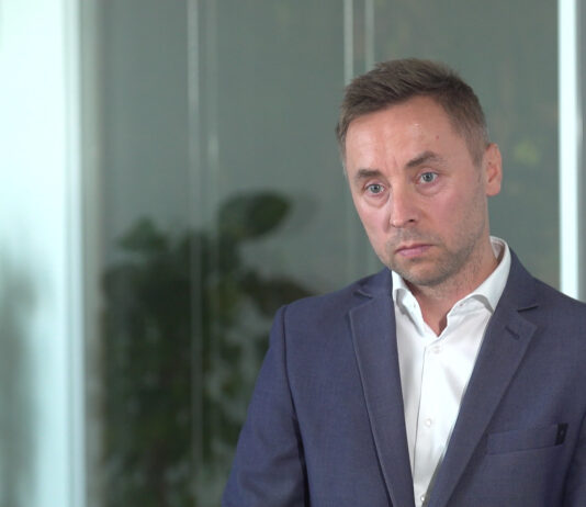 Branża logistyki coraz bardziej zautomatyzowana. Rozładunkiem towaru zajmują się autonomiczne wózki, a inwentaryzacją roboty stukrotnie szybsze niż człowiek