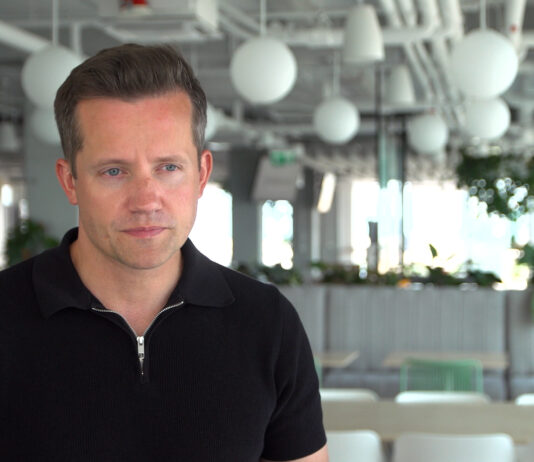 Sztuczna inteligencja zmienia krajobraz rynku pracy w IT. Wpływa na branżę mocniej niż jakakolwiek inna technologia wcześniej