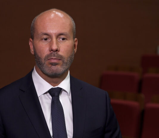 Brak inwestycji i przeregulowanie sektora telekomunikacyjnego grożą utratą konkurencyjności. Polska może pozostać w tyle za cyfrowymi liderami