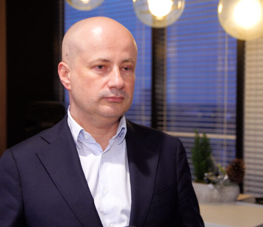 Większość dzieci bez nadzoru w sieci. Jedna trzecia rodziców monitoruje ich aktywność online